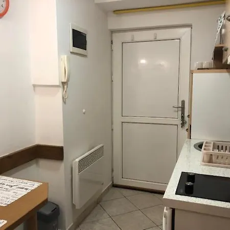 Little Place With Perfect Location *
